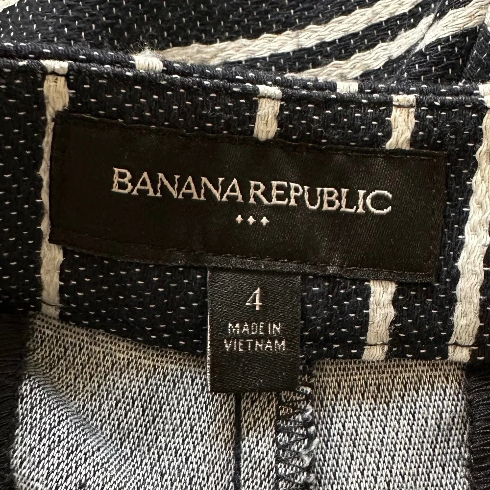 Banana Republic Navy White Striped‎ Sailor Shorts Button Detail Size 4 Nautical